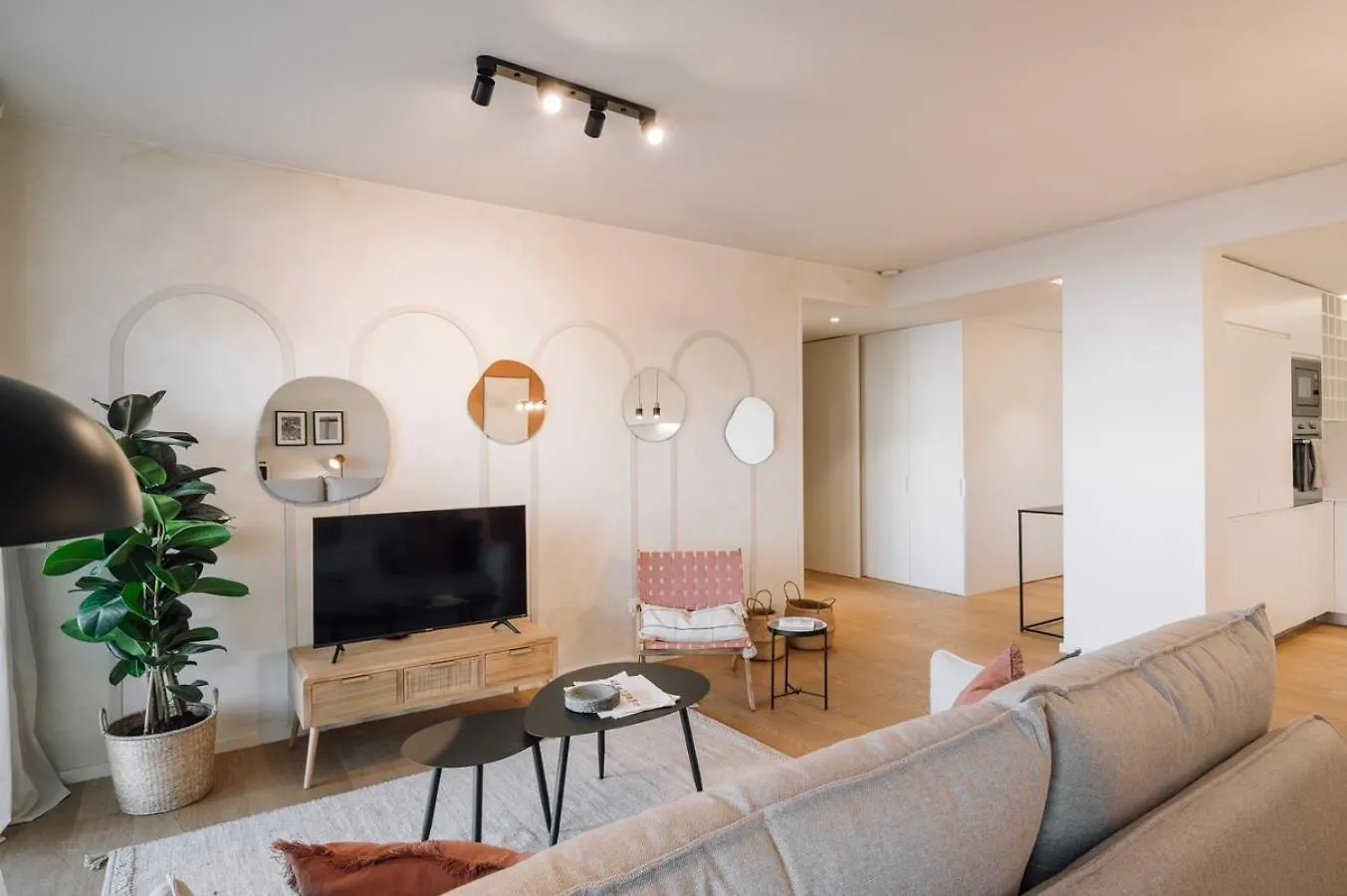 Apartment Mondego - 2 bedrooms and terrace in Arroios Lisbon