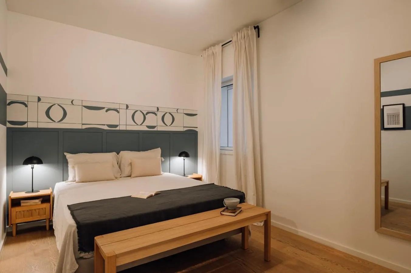 Mondego - 2 bedrooms and terrace in Arroios Lisbon Portugal